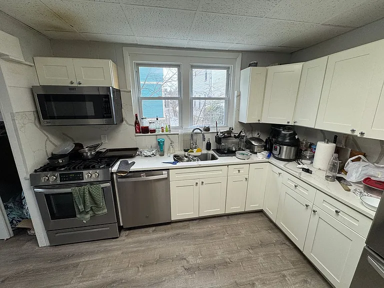 12 Burnham St #4 — Photo 1