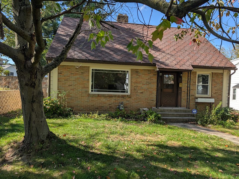 1st image of 1749 Margaret Ave SE