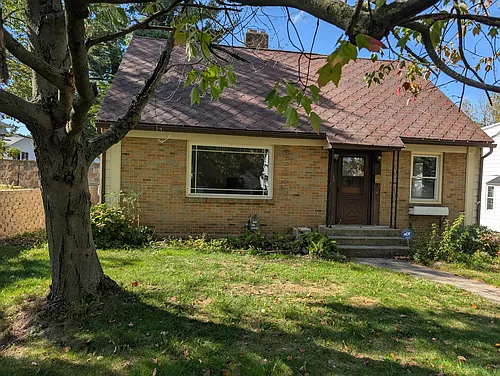1749 Margaret Ave SE Photo 1