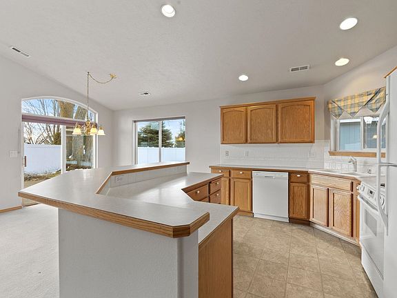 2nd image of 2812 E 62nd Ln