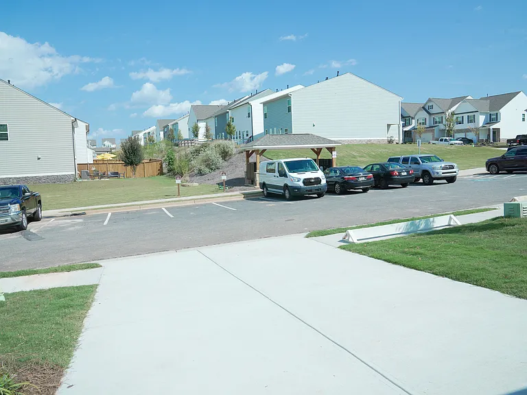 79 Pineview Dr — Photo 28