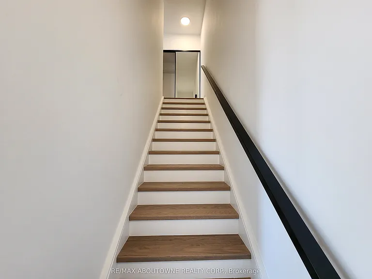 20 Lagerfeld Dr #12 — Photo 16