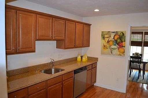 4th image of 31 Lenox Ave #31
