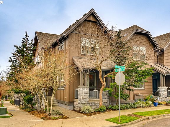 2nd image of 695 SW Foresta Ter