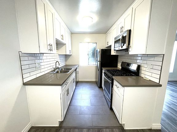 2nd image of 3755 Mentone Ave APT 2