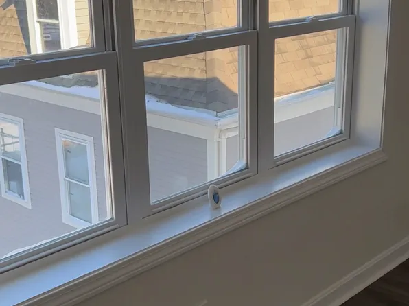 533 Middle St #3F, Fall River, MA 02724