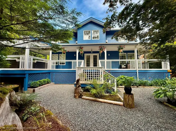 1212 Lynn Rd, Tofino, BC V0R 2Z0