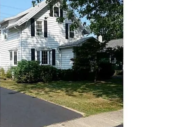 24 Lorain St, Angola, NY 14006