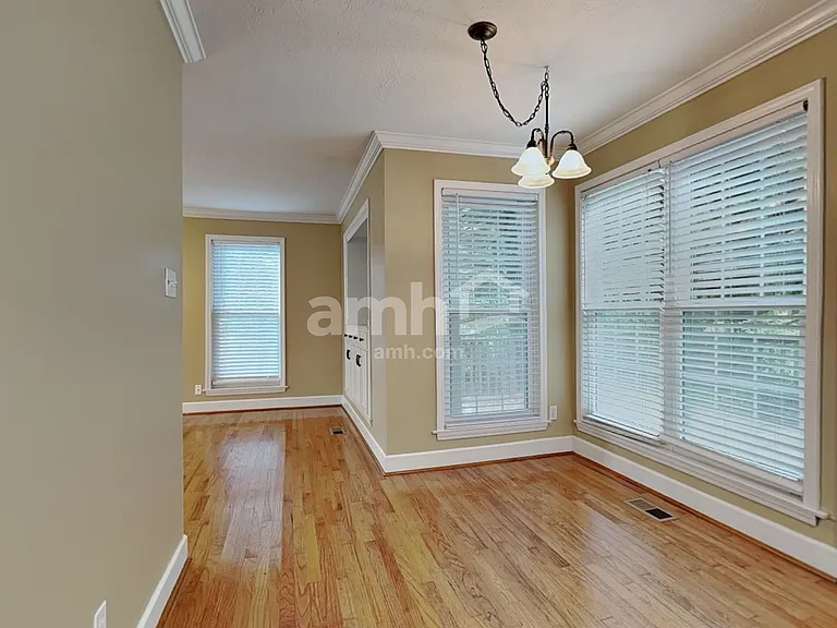 5009 Alpha Terrace Ln — Photo 6