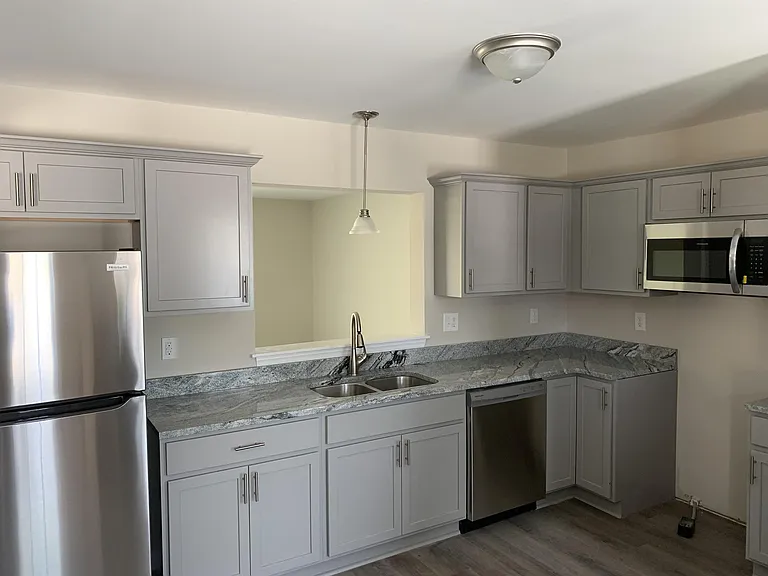 4033 Lucerne Ct #A — Photo 2