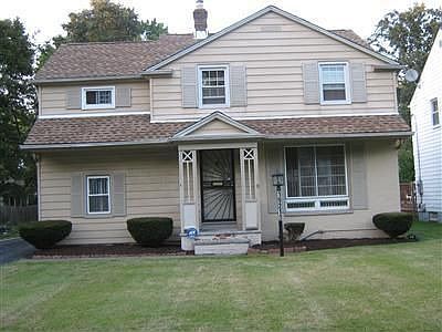 2nd image of 19213 Lanbury Ave