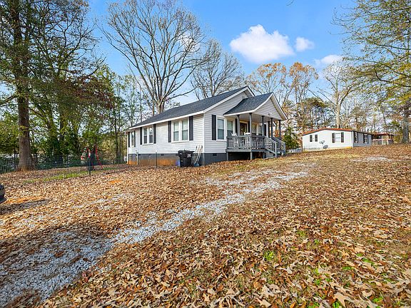 3rd image of 5107 Davis Cir