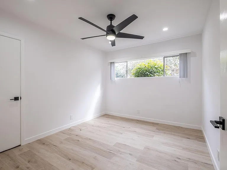 608 Illinois Ct #3 — Photo 12