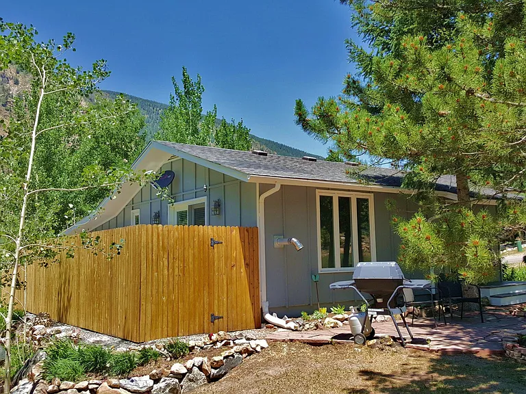 1655 Main St — Photo 3