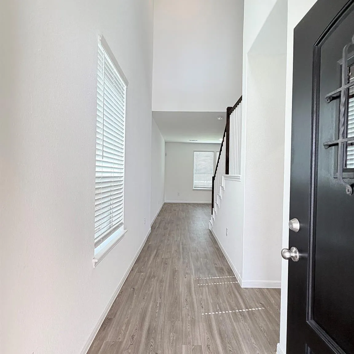 3 bed, 2.5 bath, 2063 sqft, $2,495 — Photo 3