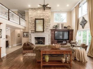 4421 Sawmill Rd, Columbus, OH 43220