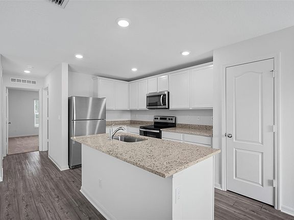 4th image of 8455 100th Avenue