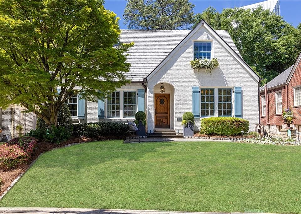 1st image of 11 Park Cir NE