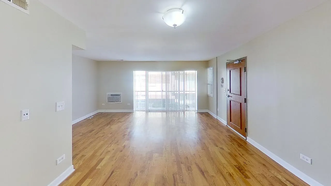 2 bed, 900 sqft, $1,350 — Photo 4