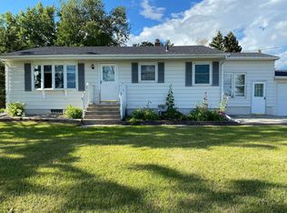 1696 47th Ave S, Grand Forks, ND 58201