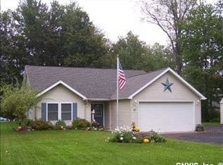 43 Meadowbrook Ln, Central Square, NY 13036