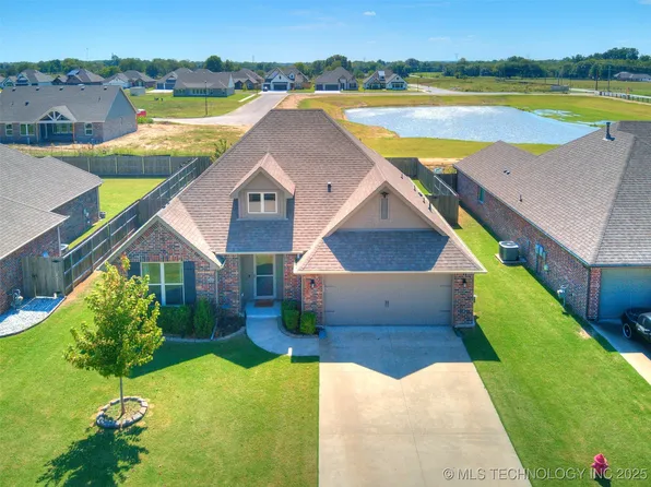 22606 E 105th St S, Broken Arrow, OK 74014