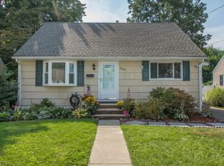 288 Ackerman Pl, Pompton Lakes, NJ 07442