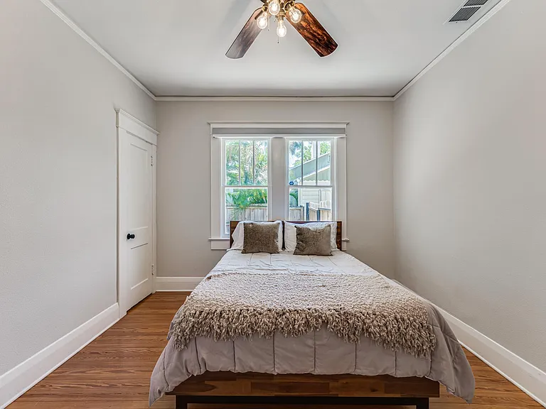 2512 W Palm Dr — Photo 31