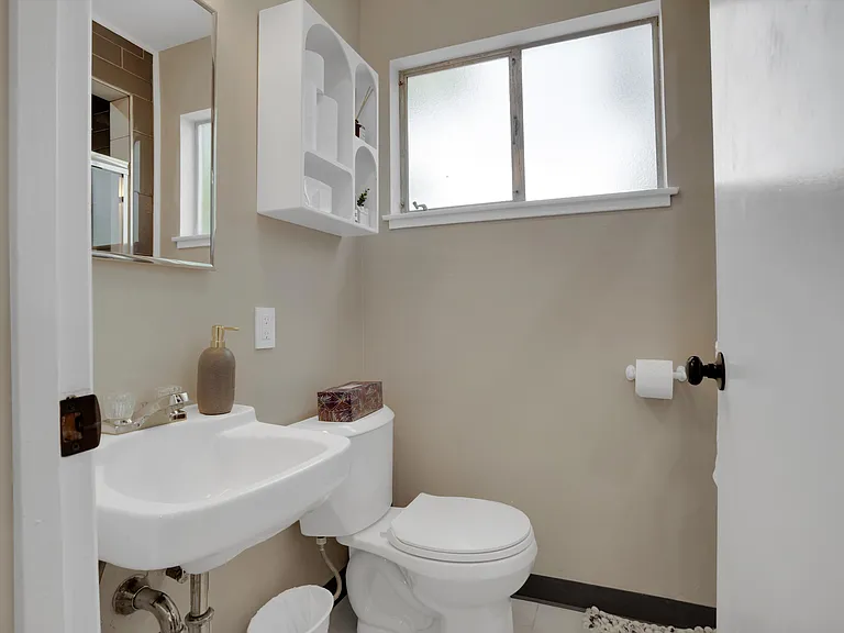 Meadowbrook Dr — Photo 19
