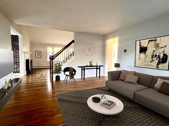 3rd image of 6 Fisher Ave