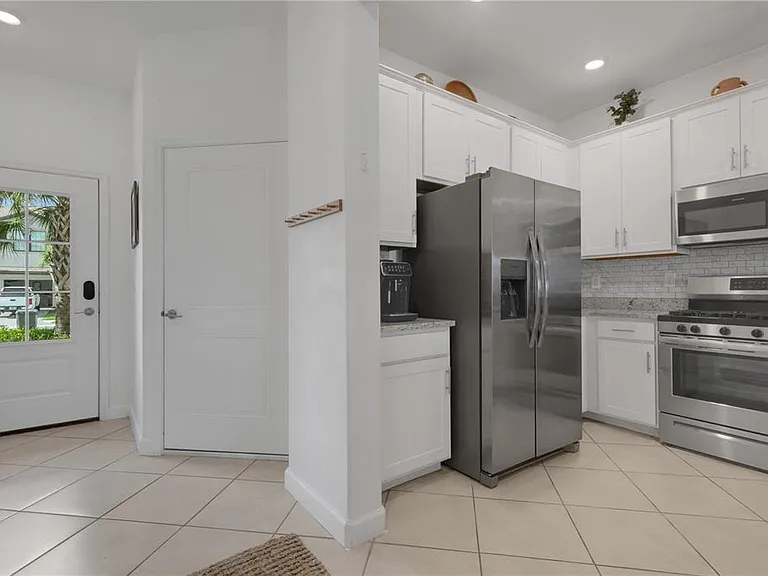 15227 Sunny Day Dr — Photo 3
