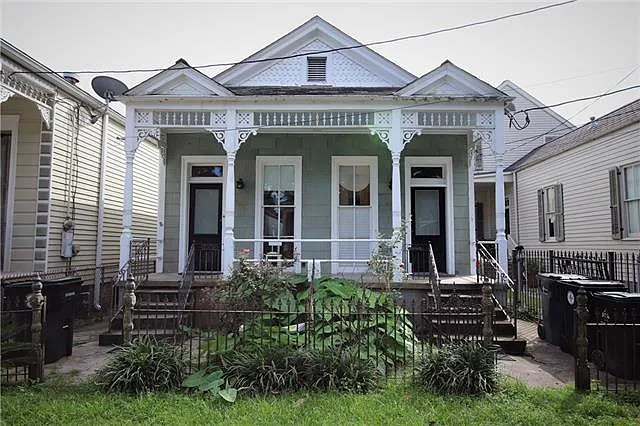 6036 Annunciation St — Photo 1