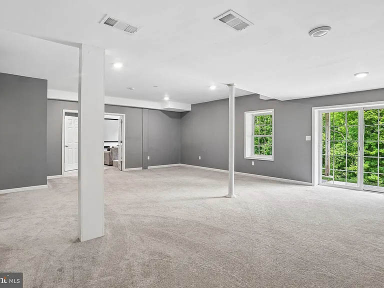 427 Green Meadow Dr — Photo 43