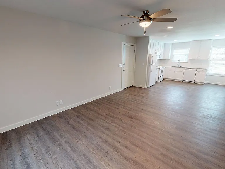 Treemont Apartments — Photo 30