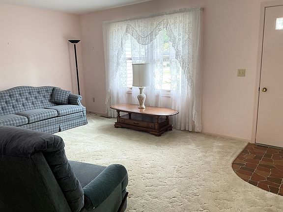 4th image of 1053 Shady Ln
