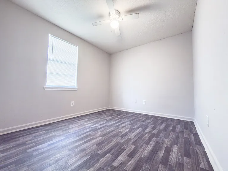 1815 Sumner Ave — Photo 9