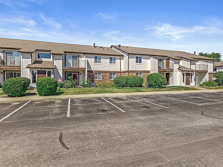 Estates of Creekside Apartments — Photo 30
