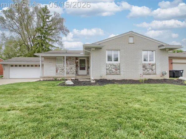 30256 Brookview Dr, Livonia, MI 48152