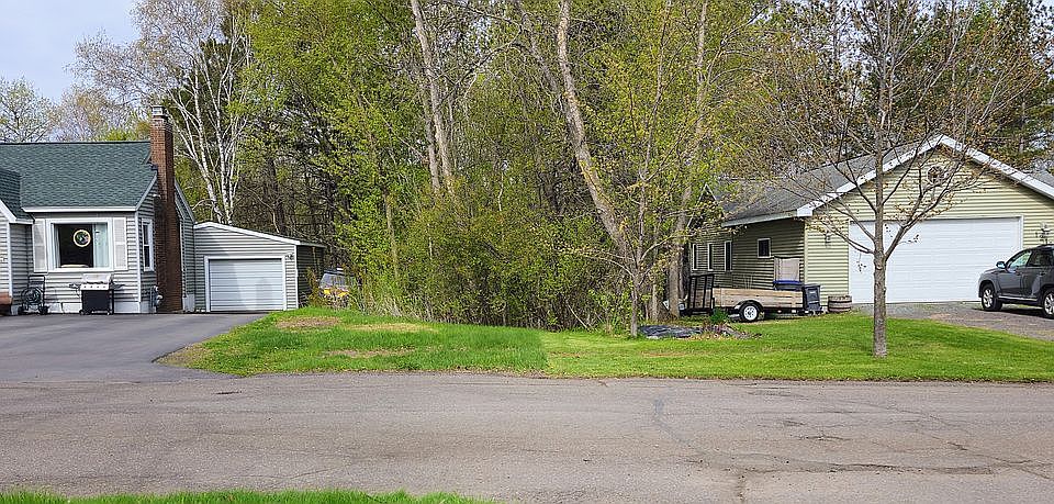 1st image of 105 Avenue W