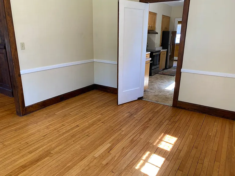 620 McClellan St — Photo 4
