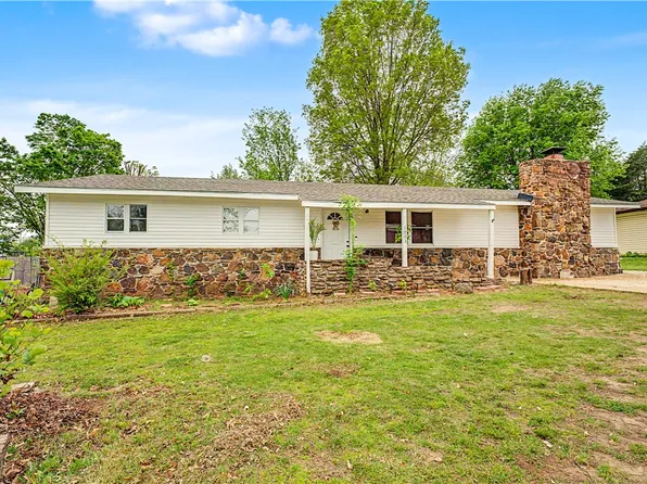 1003 SW 2nd St, Bentonville, AR 72712