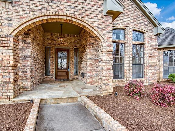 3rd image of 1610 Heather Ln