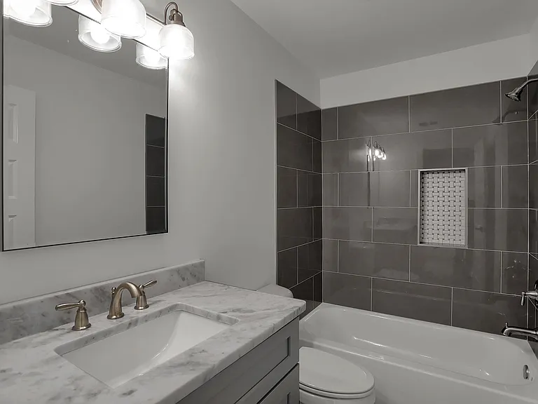 2374 Forrest Ave — Photo 15