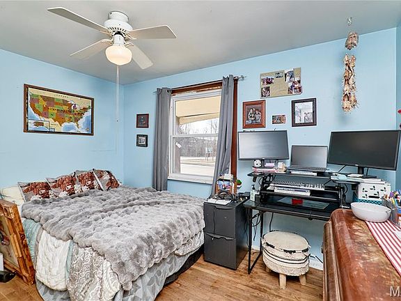 4th image of 518 Saint Peters Howell Rd