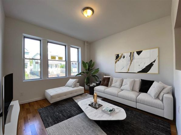 84 W 25th St, Bayonne, NJ