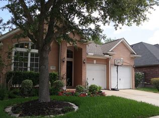 515 Avery Dr, Sugar Land, TX 77479