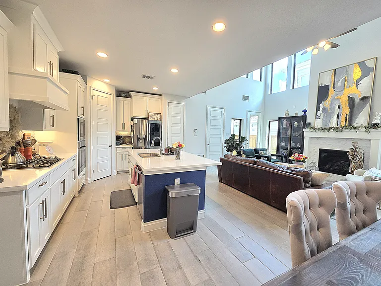 2303 Offerande Dr — Photo 8