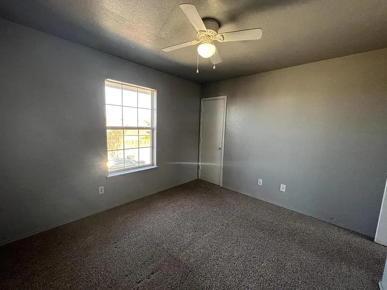 5908 Greengate Dr #B — Photo 14