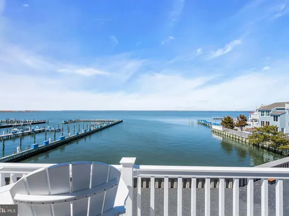 22 W 13th St #A, Beach Haven, NJ 08008