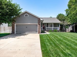 2313 N Duckcreek Ln, Derby, KS 67037